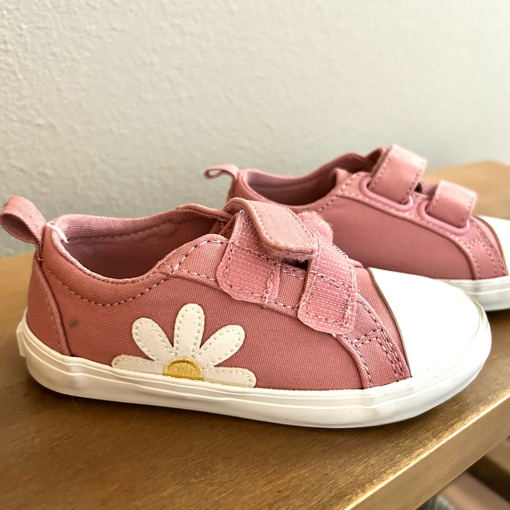 Girls old navy shoes